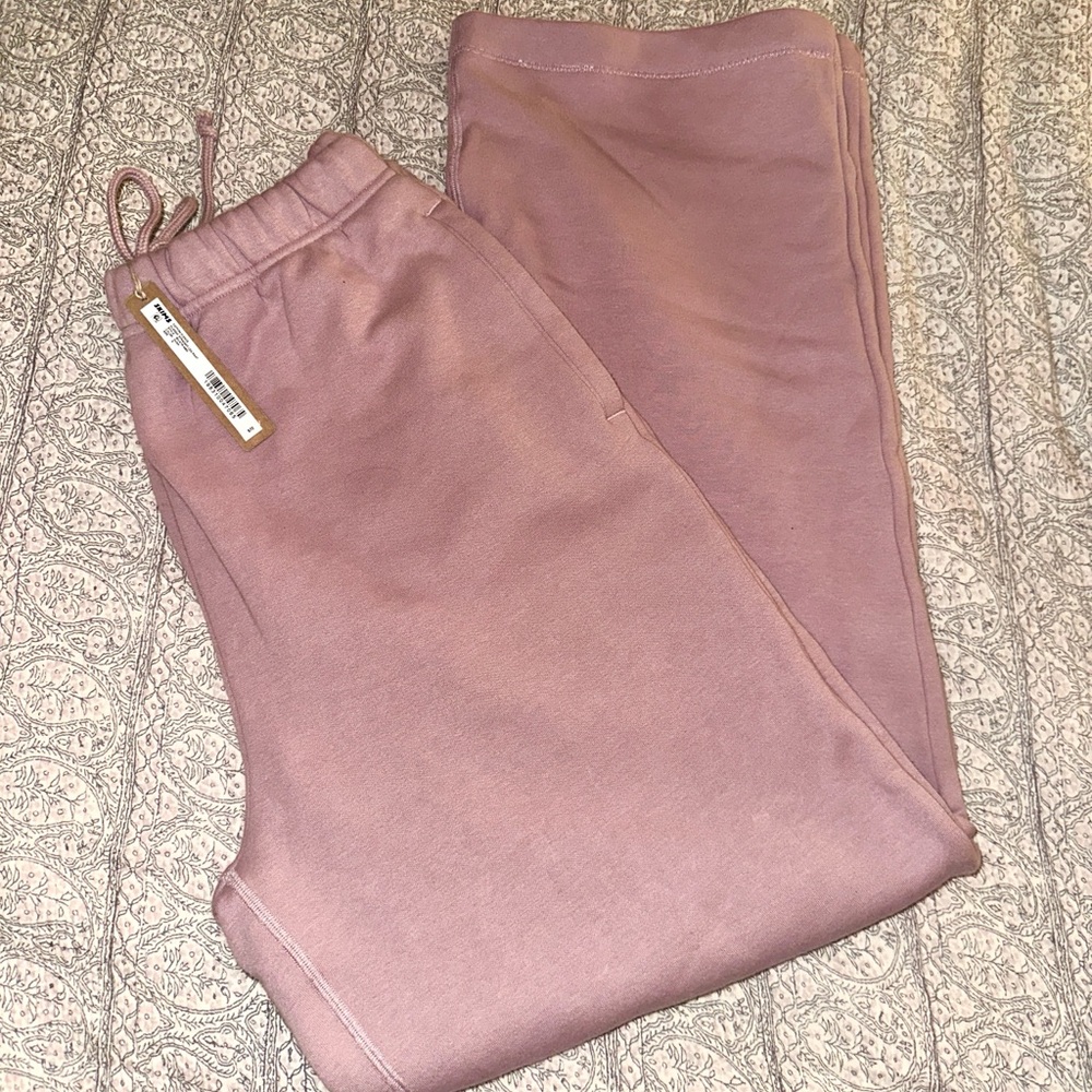 skims cotton fleece straight leg pants w tags & brand new in dusty pink!